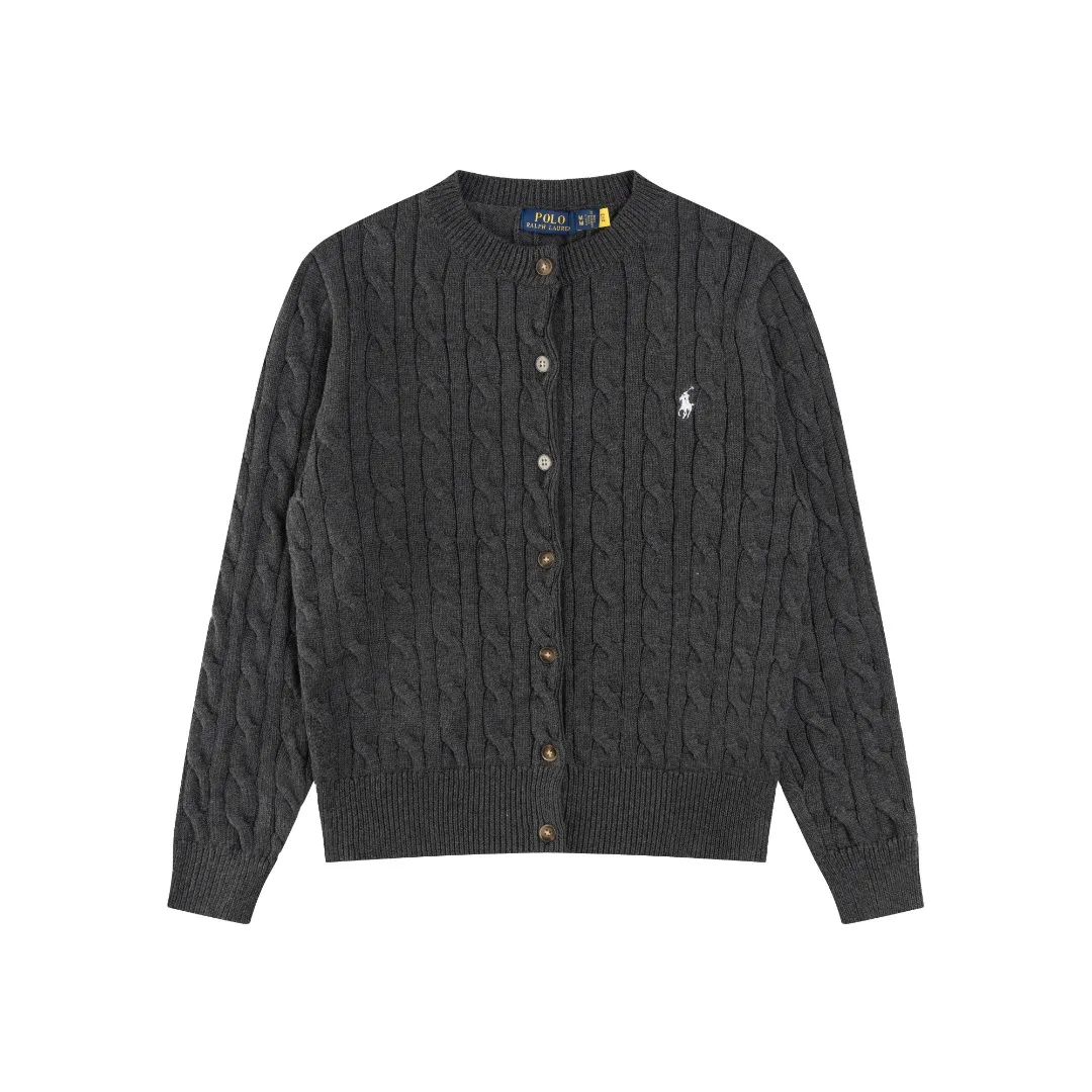 P230 #R93 RALPH LAUREN Ralph Lauren twelve colors classic small label embroidery logo seven-button knitted cable cardigan sweater women's top, high-density LOGO embroidery on the chest, original customization of tag accessories. Made of pure cotton yarn, pure cotton is skin-friendly and comfortable, small label war horse embroidered twist button cardigan sweater 🐎 high quality, follow the blogger to learn how to wear it! Let’s buy a Ralph Lauren cable sweater. It’s a super hard-to-find series after it became popular. It’s hard to find one on the official website. It’s simple and practical to wear, with a lazy and loose feel. The thickened fabric has more texture, feels soft and delicate, and has a loose fit. Whether worn alone or layered, you can wear different styles of fashion with just one piece!   Size: